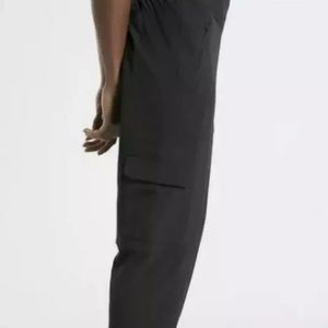 New ATHLETA  Chelsea Cargo Lined Pant Black Size Size 12  #631619 Work Travel